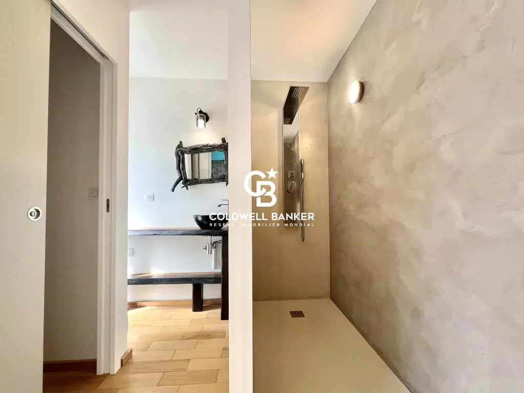 Salles de bain - Propriété avec Piscine et Jardin à TOSSE