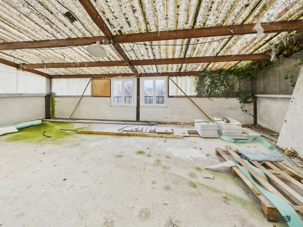 Garage - Maison à Rénover avec Jardin à Ormoy