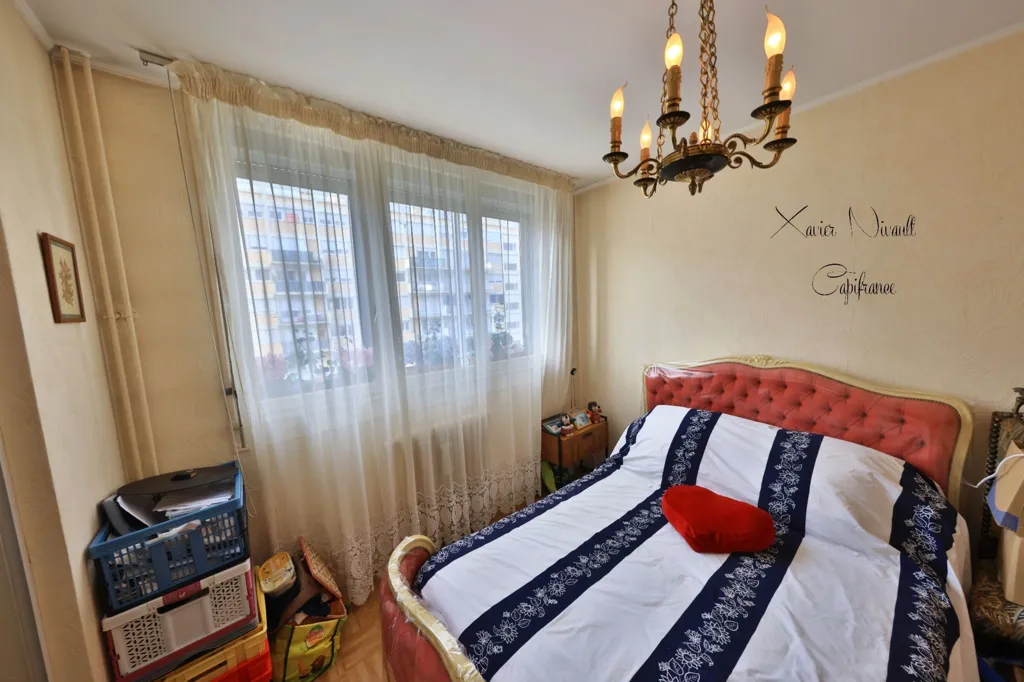 Chambres - Appartement 3 Pièces avec Loggia au Centre de Mâcon
