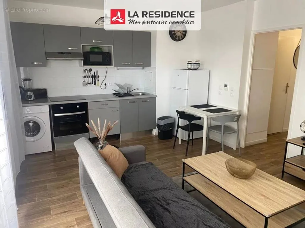 Cucina - Fully Renovated Studio with Terrace in Trappes
