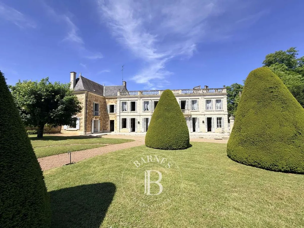 Extérieur - Maison de Campagne Charmante avec 6 Chambres à Graçay