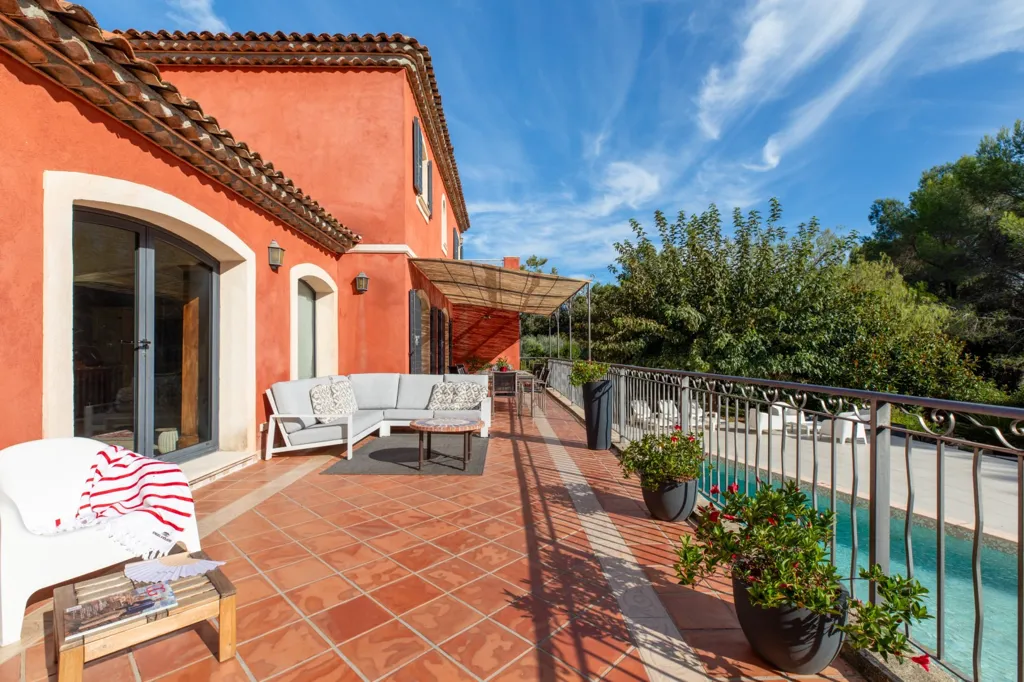 Terrasse - Villa Néoprovençale avec Piscine à Biot
