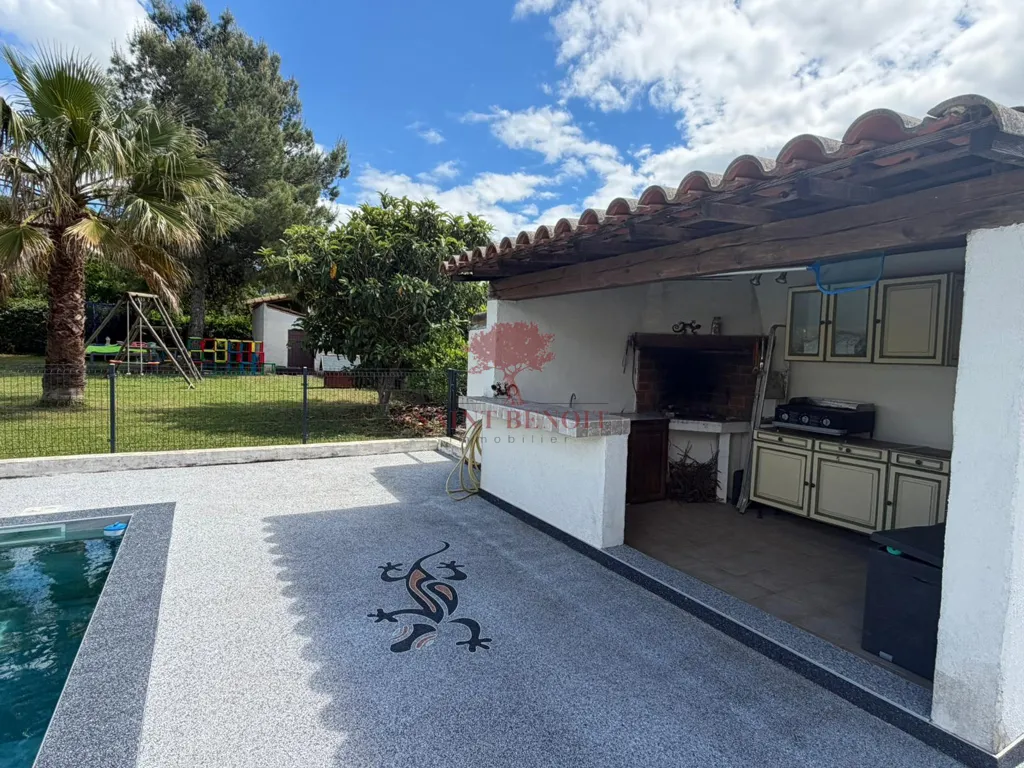 Piscine - Villa avec Piscine à Gignac