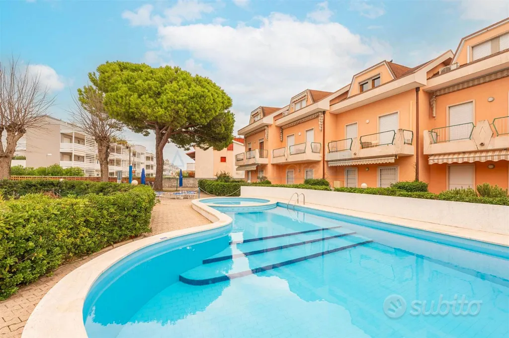 Bassein - Two-Level Apartment with Sea View in Jesolo