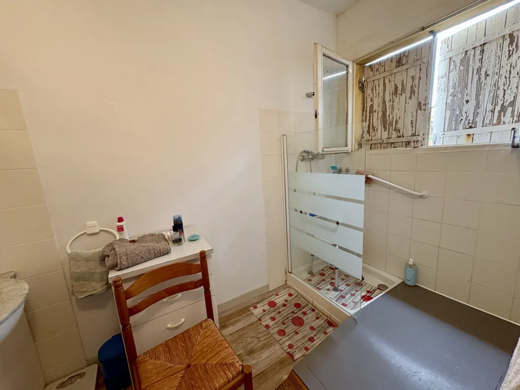 Bathrooms - Villa with Three Apartments and Garden in Nice Area
