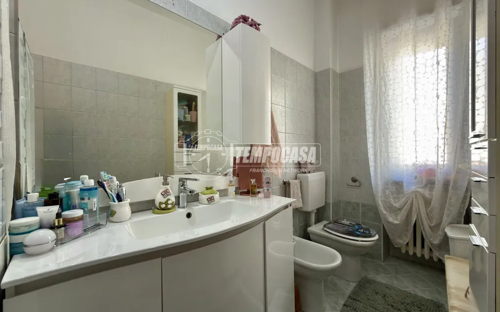 Bagni - Rusticated Apartment with Balcony in Rivoli