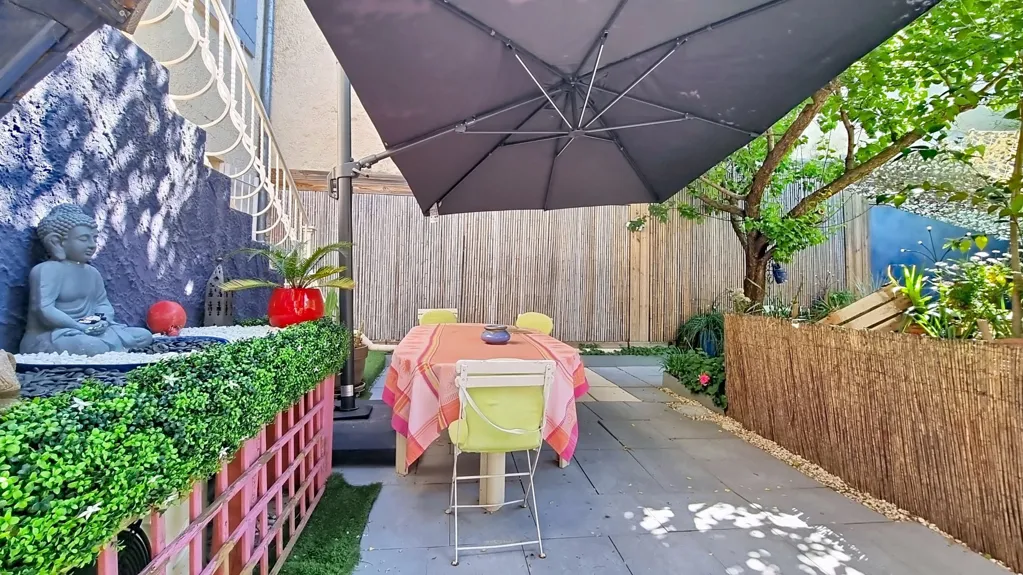 Terrasse - Maison avec Piscine à Avignon, Proche des Remparts