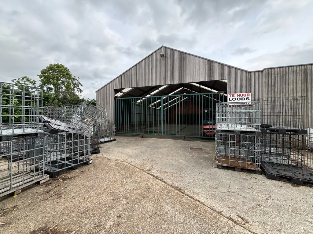 Buanderie - Hangar de 300 m² au Centre de Moerkerke