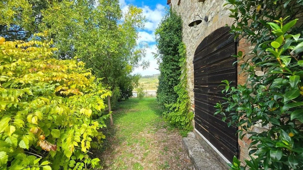 Aed - Country House with Lake View in Baschi, Umbria