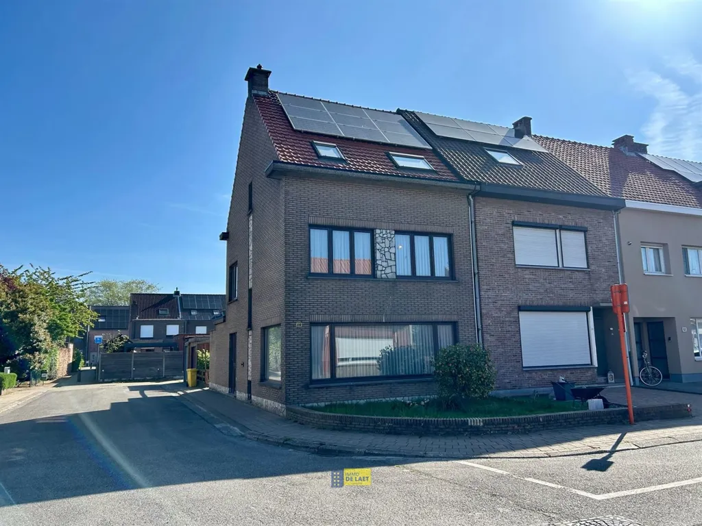4-bedroom house in Hoevenen