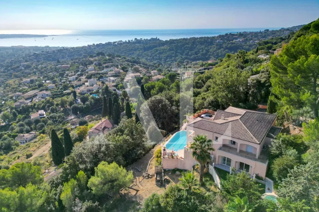 Õhuvaade - Provençal Villa with Sea View in Vallauris