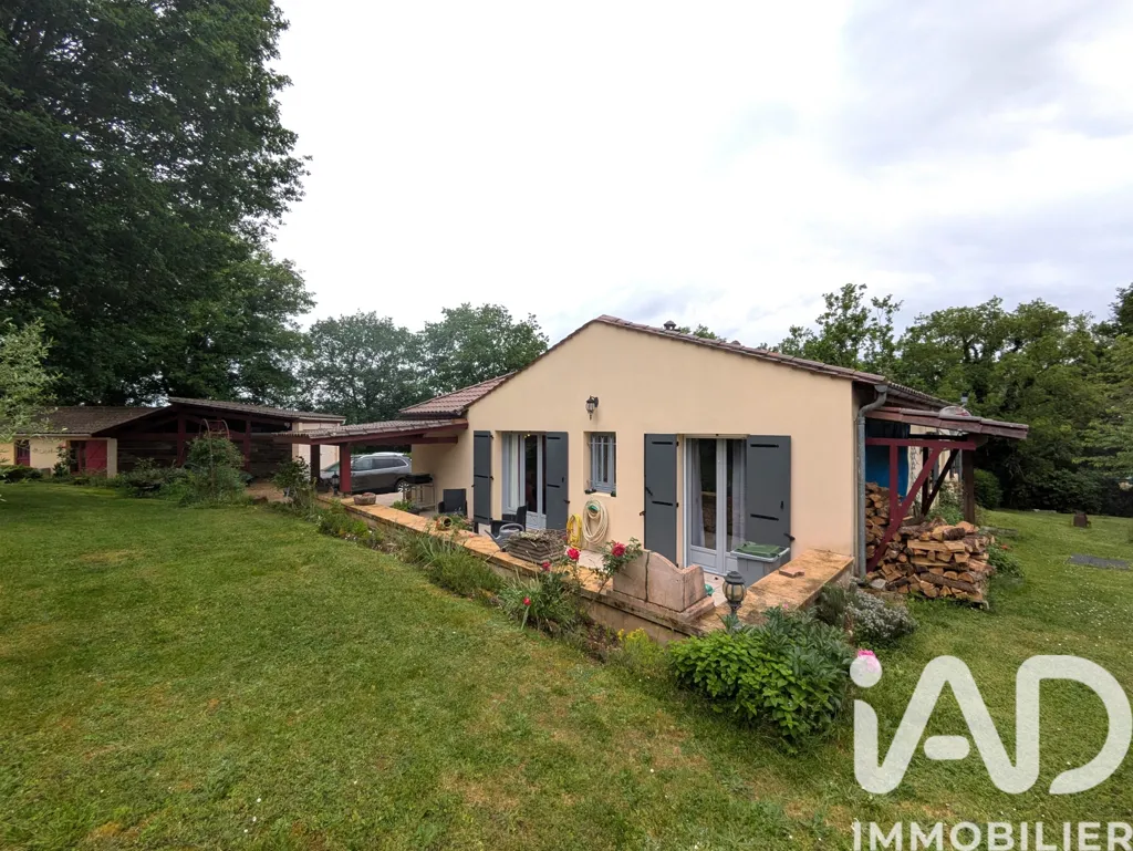 Jardin - Maison avec Piscine et Dépendance à Marnac