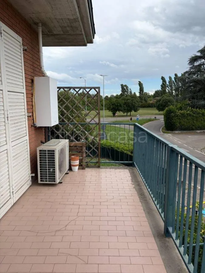 Balcone - Apartment with Terrace in Modena