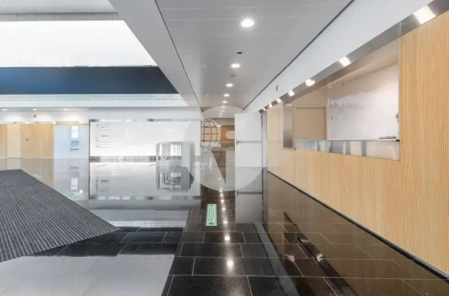 Entrée - Premium Office Building with Panoramic Views in Barcelona