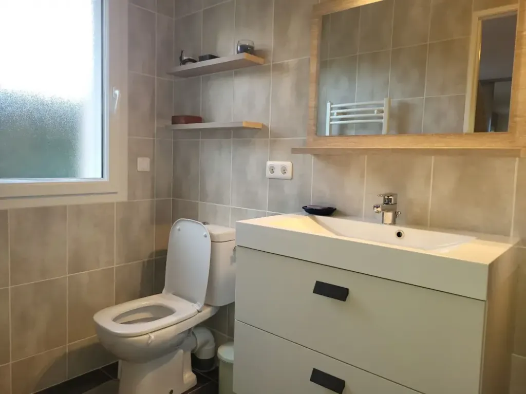 Bathrooms - Contemporary House with Garden in Thoiry