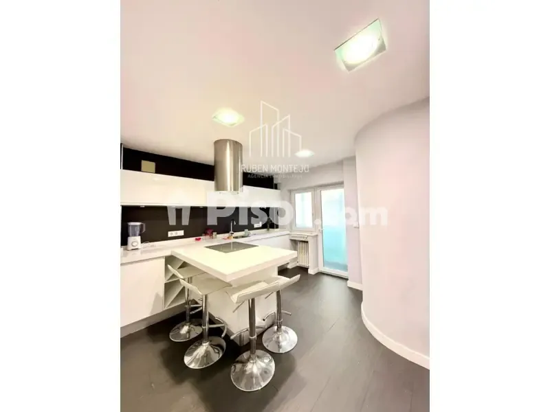 Köök - Student Flat with Balcony in Avenida de Mirat