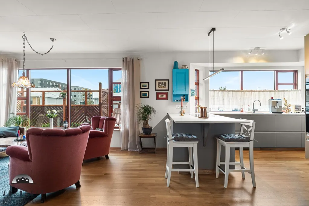 Séjour - Duplex with Garden in Selfoss