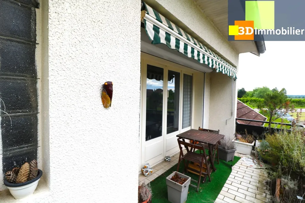 Terrasse - Maison avec Jardin à Dole