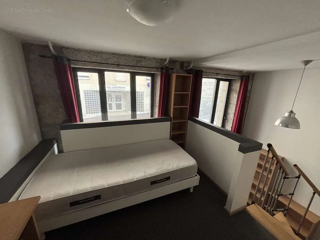 Chambres - Appartement Duplex Meublé à Saint-Étienne