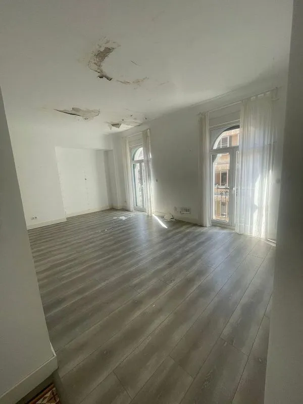 Living Room - Apartment with Balcony in Valladolid Centre