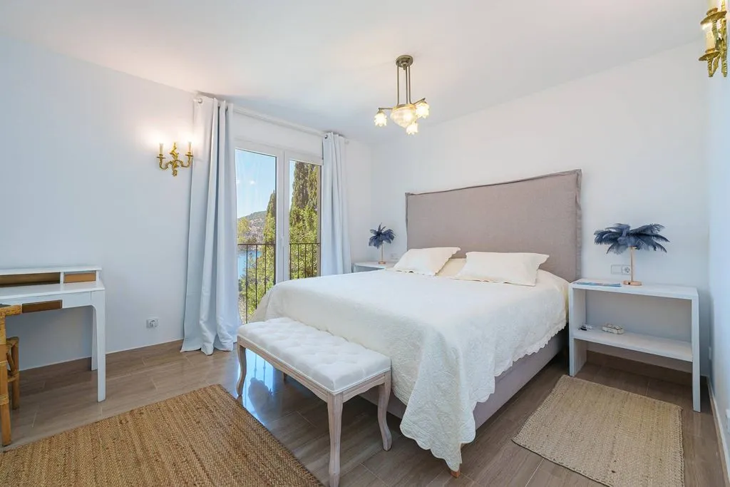 Chambres - Luxury Villa with Sea View in Camp de Mar