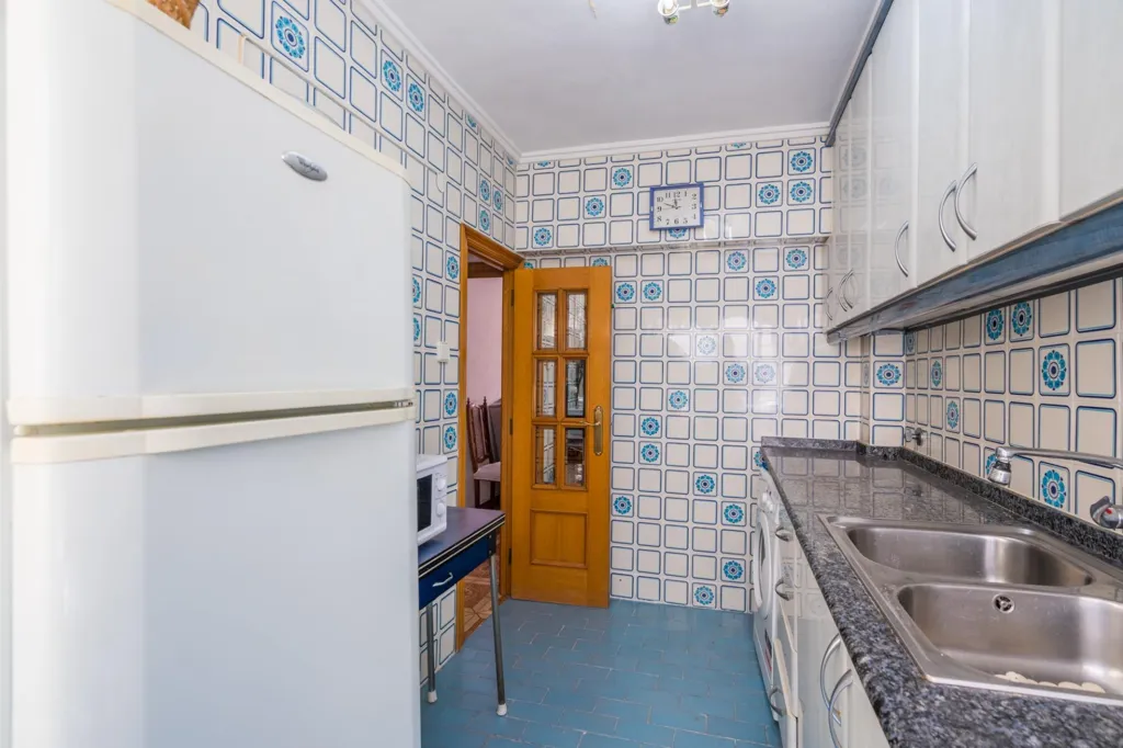 Cuisine - Apartment with Pool in Els Orriols, Valencia