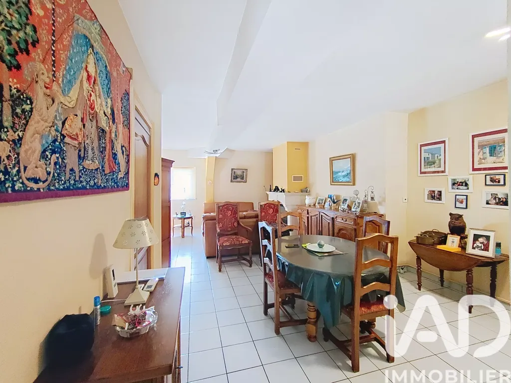 Salle à manger - Duplex avec Vue sur Place d'Obélisque à Chalon-sur-Saône