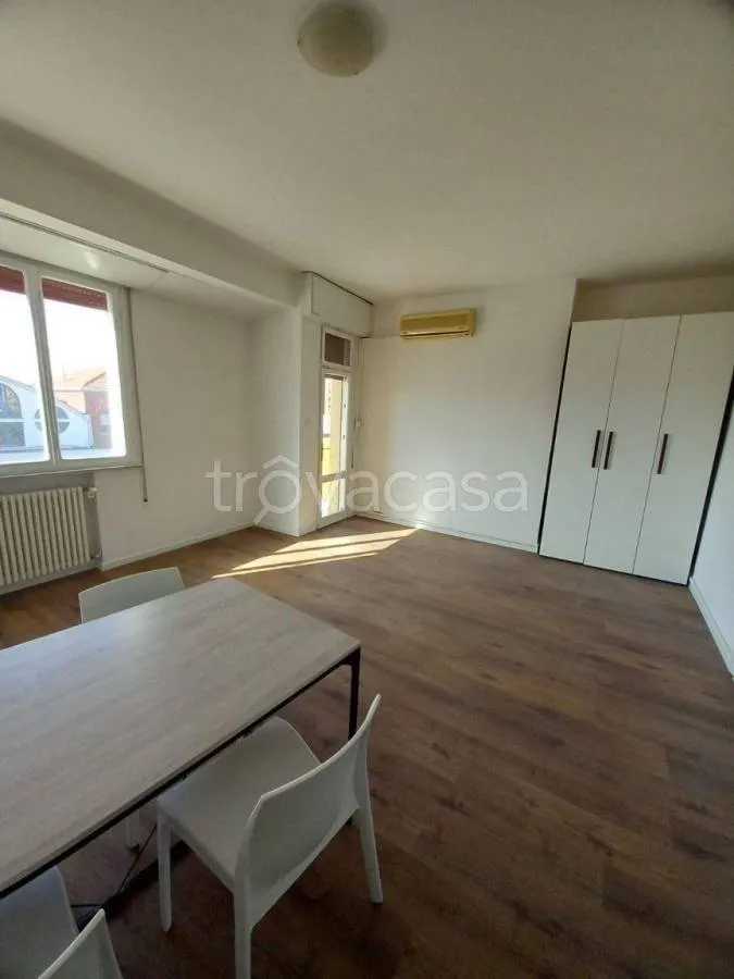 Salle à manger - Bright Apartment with Balcony in Ferrara