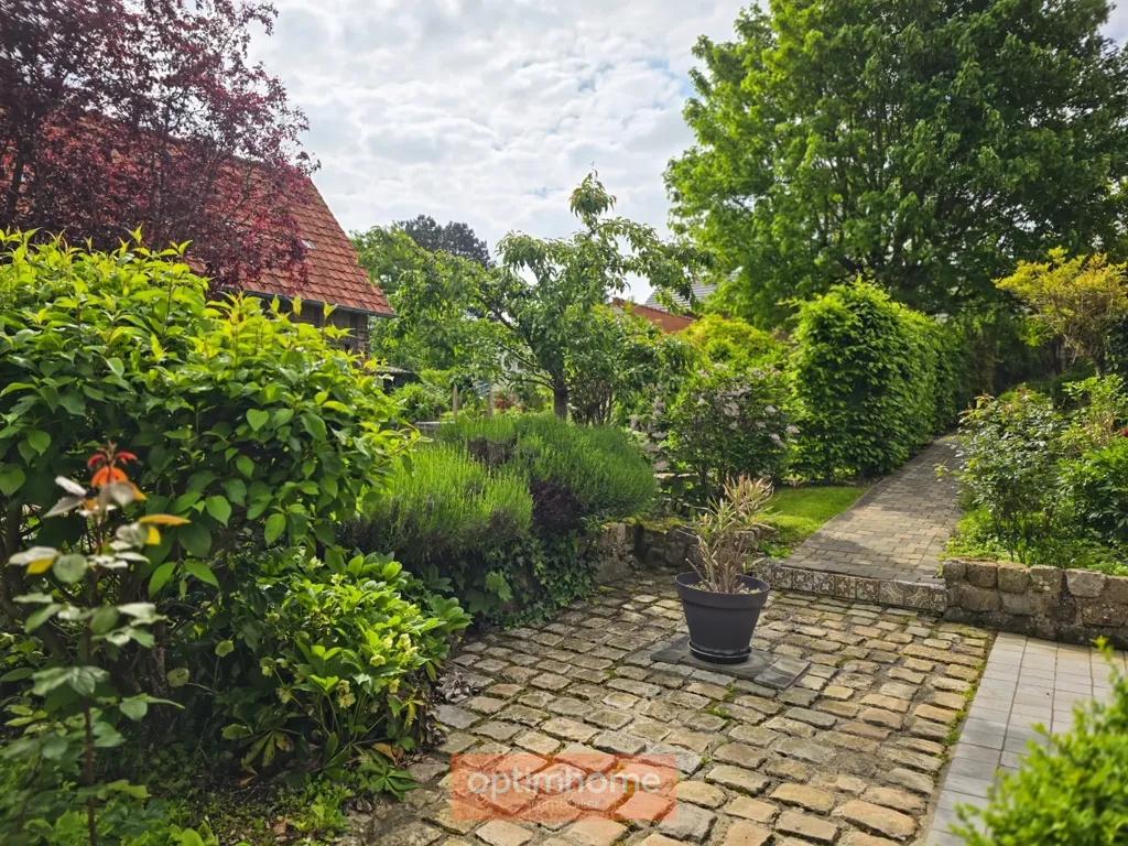 Jardin - Corps de Ferme Rénové avec Dépendance à Wanquetin