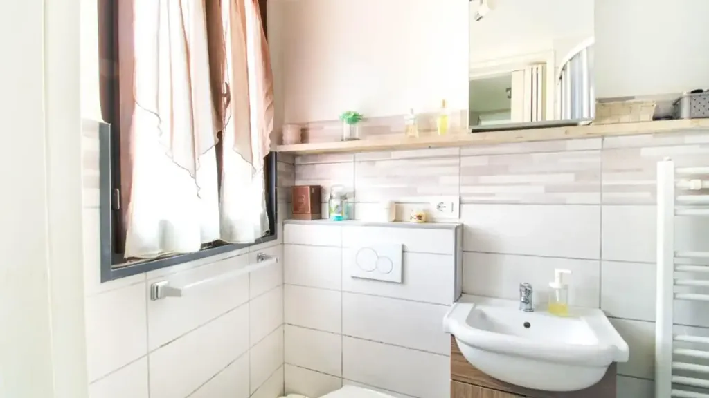 Bathrooms - Rustic House with Garden in Sant'Elpidio a Mare