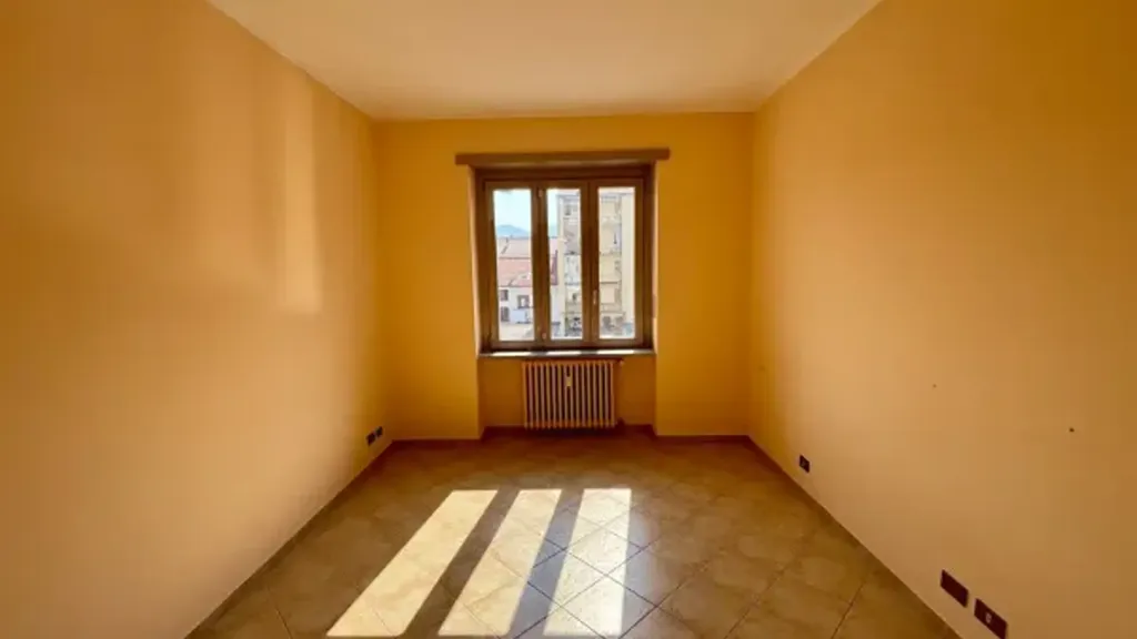 Pièces - Modernised 2-Bed Flat with Balcony in Pinerolo