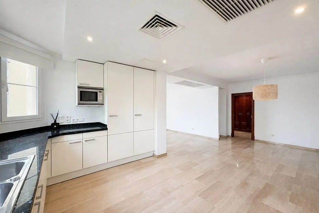 Cuisine - Modernised Ground Floor Flat with Pool in Bendinat