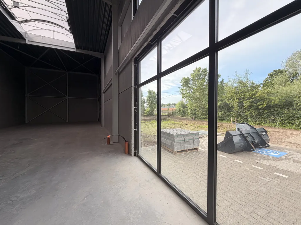 Pièces - Unité Commerciale Moderne à Zwevezele