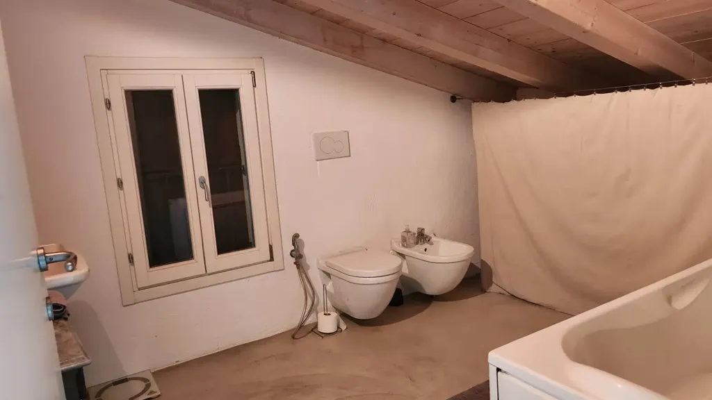 Salles de bain - Spacious Apartment with Palace View in Sassuolo