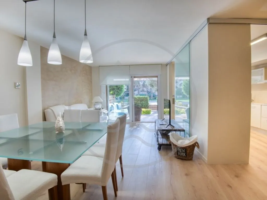 Söögituba - Luxury Duplex with Seafront View in Calonge