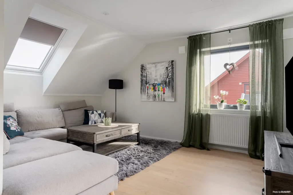Elutuba - Elegant Apartment with Balcony in Falkenberg