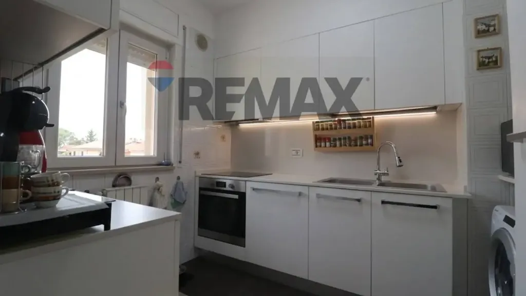 Cuisine - Apartment with Balcony in Serra Venerdi, Matera