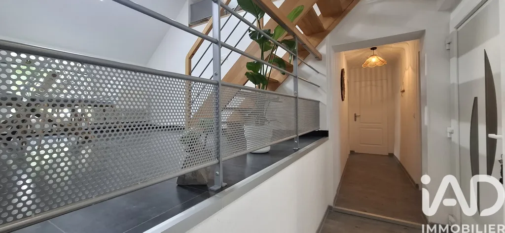 Entrée - Triplex Rénové avec 3 Chambres à Creutzwald