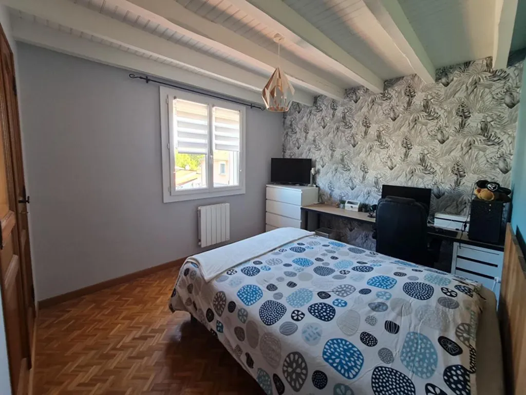 Bedrooms - Renovated House with Pool in Quiet Cul-de-sac
