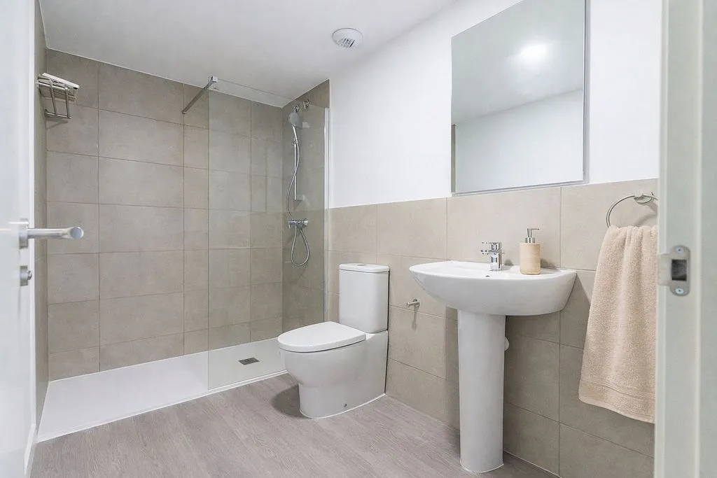 Salles de bain - Modern Flat with Pool in El Cañaveral