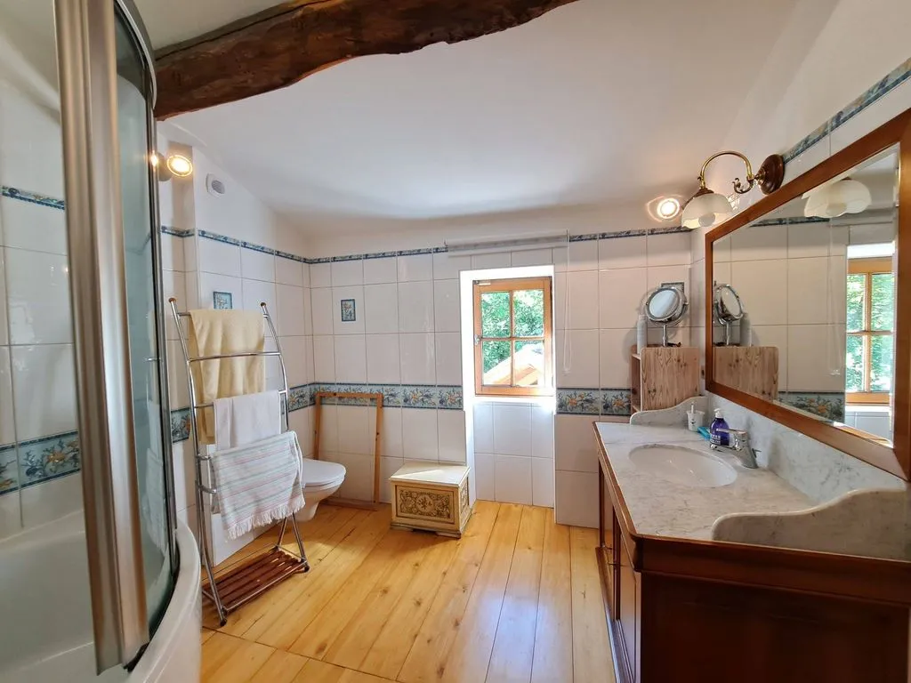 Bathrooms - Luxury House with Large Plot in Fleurance