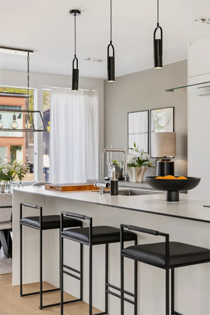 Köök - Modern Two-Storey Flat with Garden in Klinta