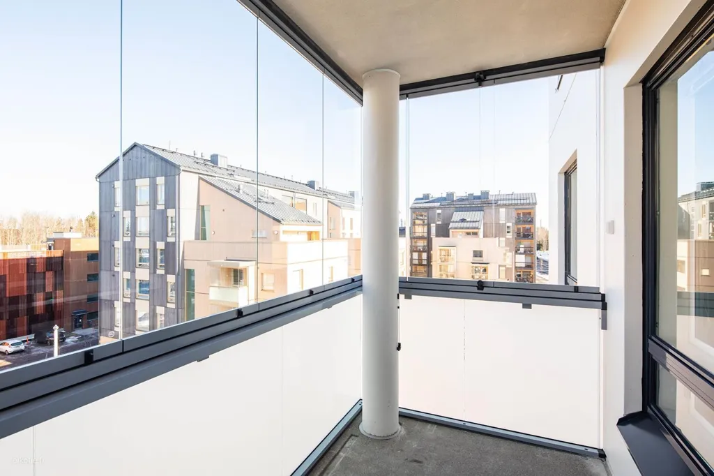 Balcon - Corner Apartment with Dual Aspect in Ainola
