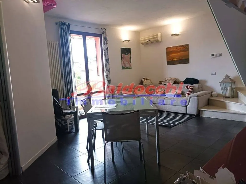 Soggiorno - Duplex con terrazzo in zona residenziale a Fano
