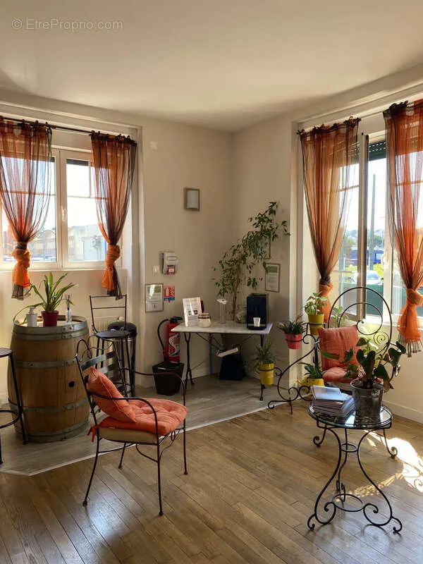Elutuba - Commercial Property with Constructible Land in Brive