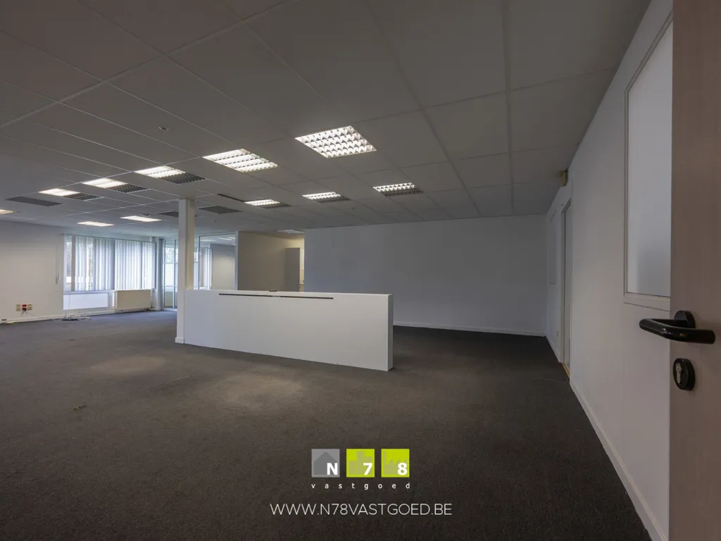 Kabinet - Office Space with Parking in Oudsbergen