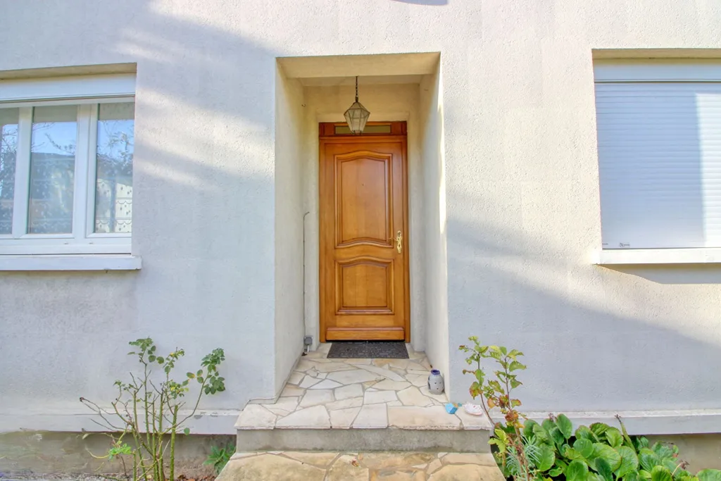 Extérieur - Maison Familiale avec Terrasse à Antony