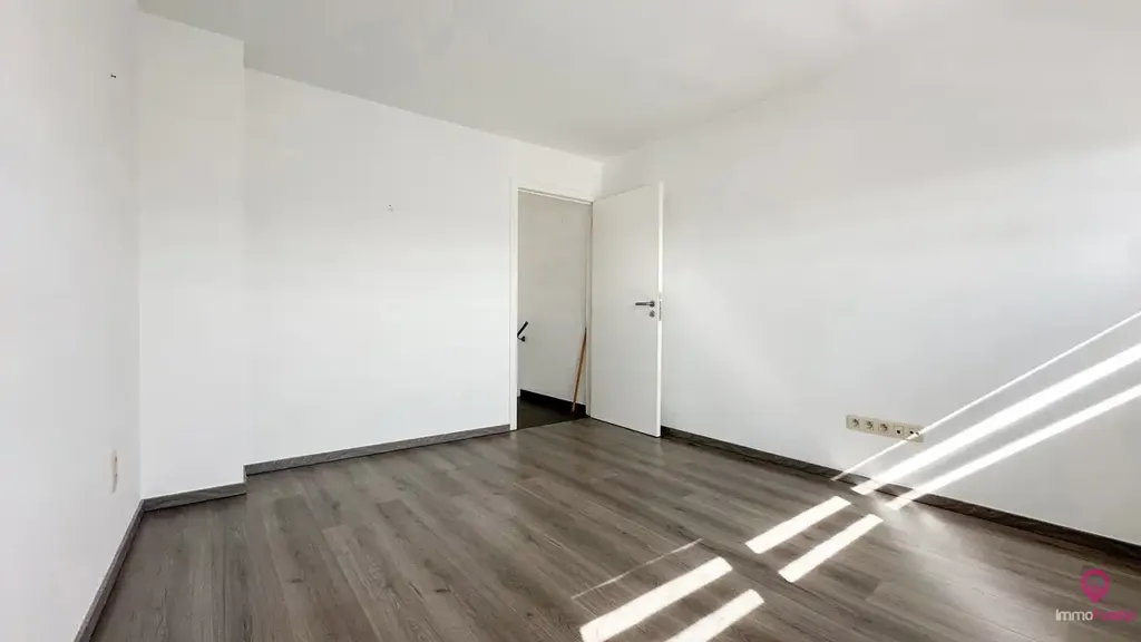 Rooms - Mixed-Use Property with Garden in Beringen Centre