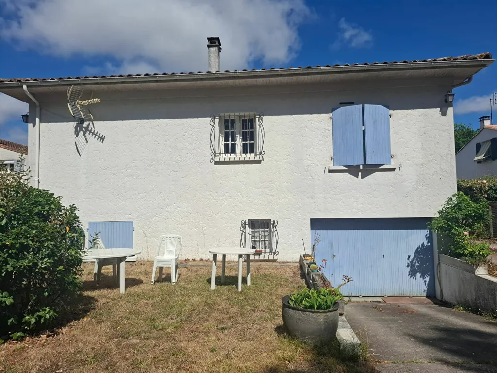 Extérieur - Maison Traditionnelle avec Jardin à Étaule