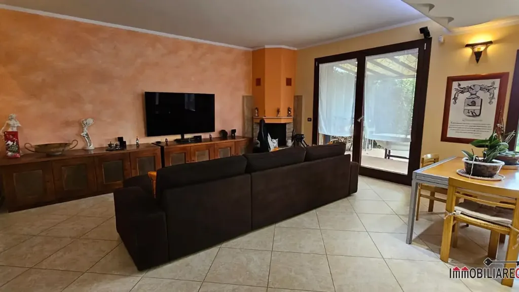 Maison 6 pièces à IT